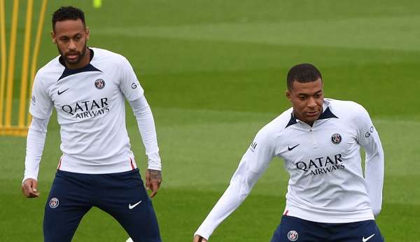Jornal francês volta a destacar clima ruim entre Mbappé e Neymar no PSG