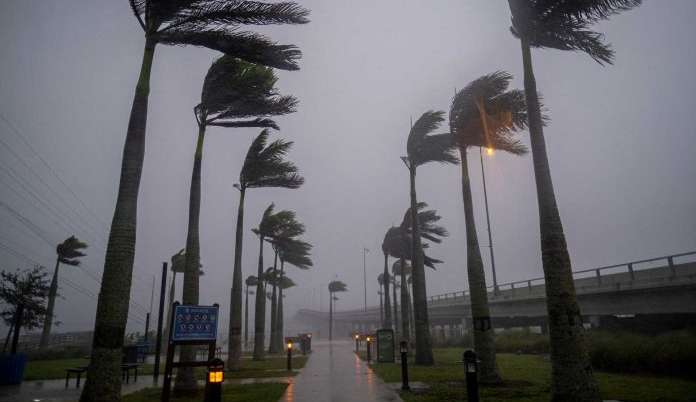 Flórida tem desaparecidos e cenário de tragédia após passagem do furacão Ian Lorena Bueri