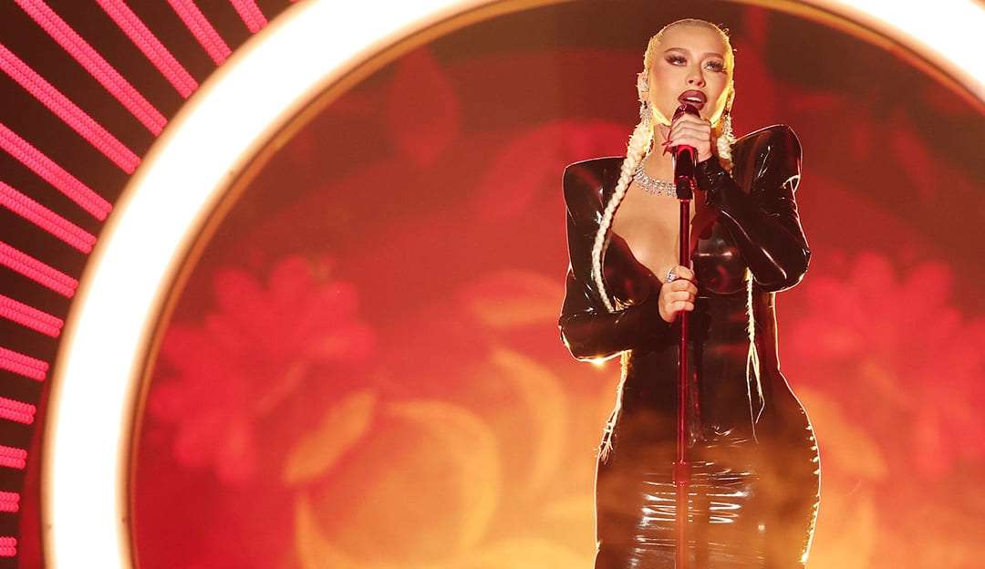 Christina Aguilera lança musica “No Es Que Te Extrañe” novo single do EP “La Luz”