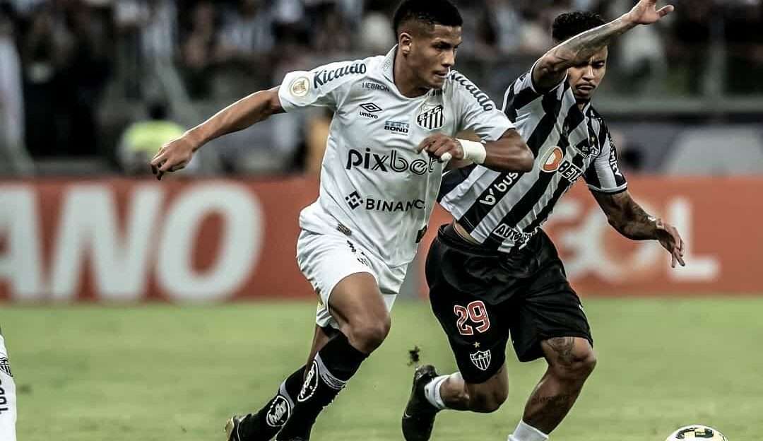 Santos e Atlético-MG se enfretam nesta quarta-feira na Vila Belmiro