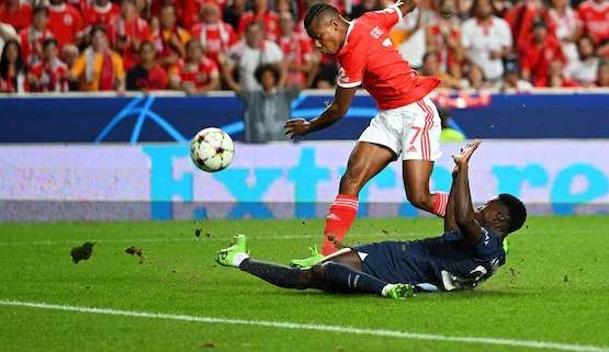 Champions: Benfica e PSG empatam em jogo com 'clima de clássico