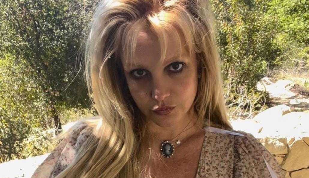 Britney Spears desce a letra na mãe que implorou por perdão recentemente: 'Queimem no inferno'