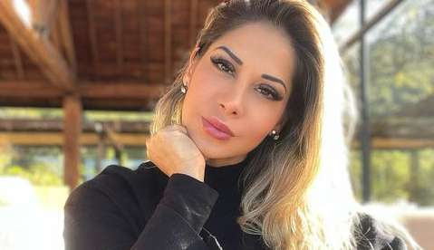 Maíra Cardi posta stories indignada com os comentários sobre o fim de seu relacionamento