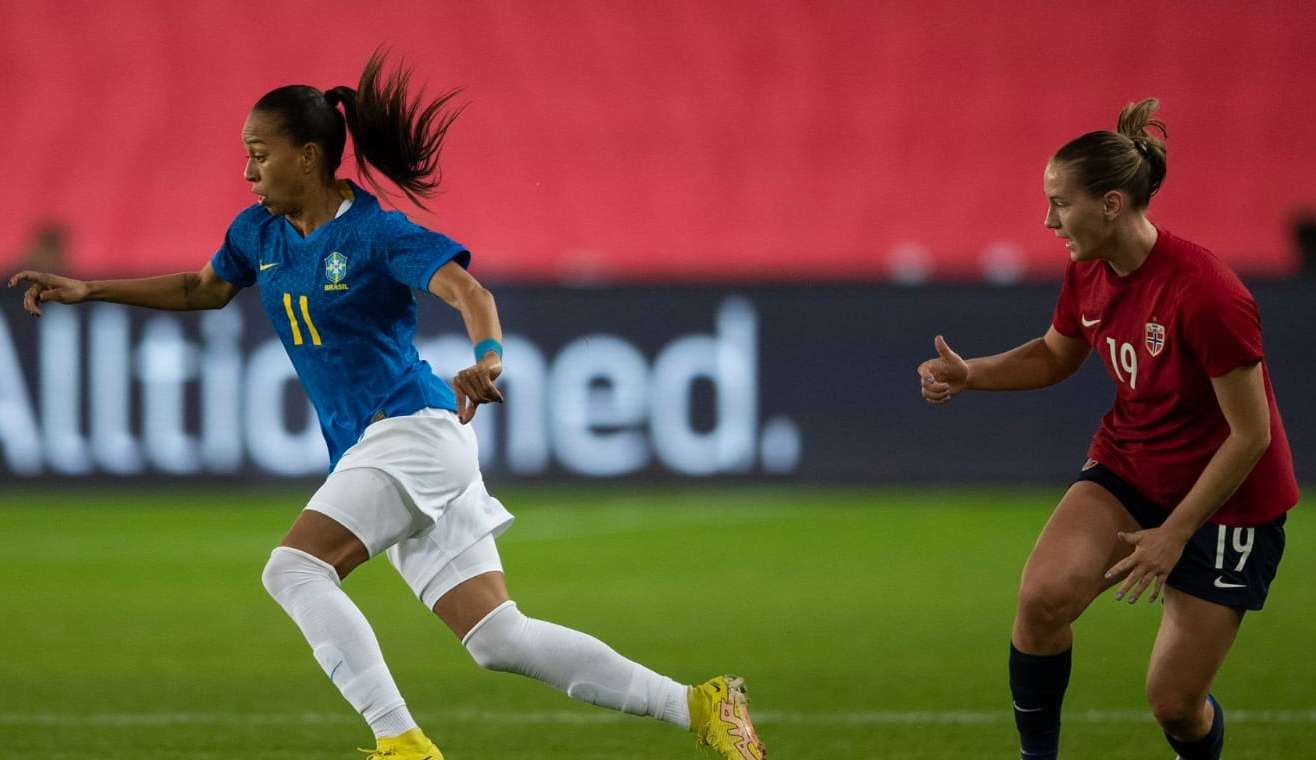 Em amistoso Brasil goleia a Noruega por 4x1  Lorena Bueri