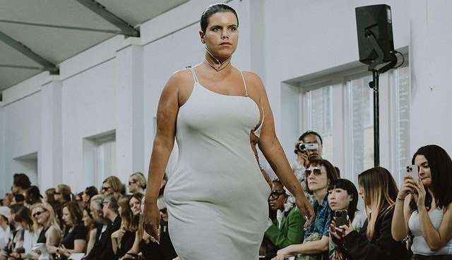 Corpos gordos ainda são tabus nas passarelas Lorena Bueri