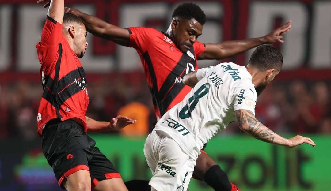 Palmeiras empata com Atlético-GO e vantagem cai para 10 pontos de diferença para o vice-líder 