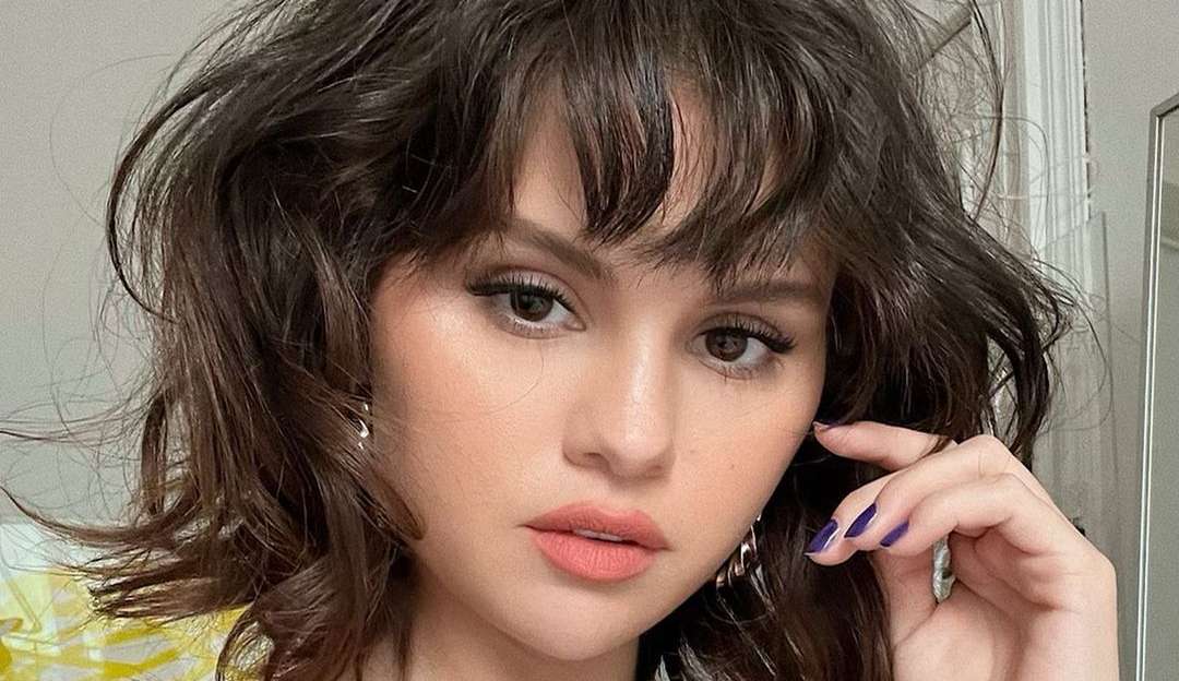 Selena Gomez: Conheça os segredos matinais de beleza da cantora Lorena Bueri