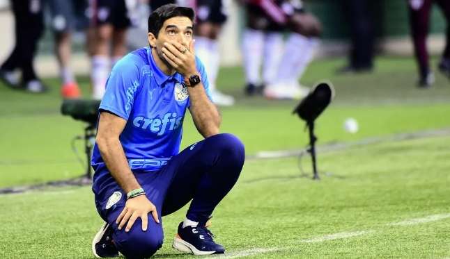 Abel Ferreira lamenta após empate com dois jogadores a mais