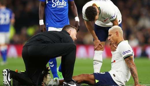 Antônio Conte minimiza lesão de Richarlison e garante o atacante na Copa