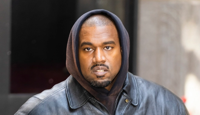 Balenciaga quer se afastar da imagem de Kanye West após polêmicas