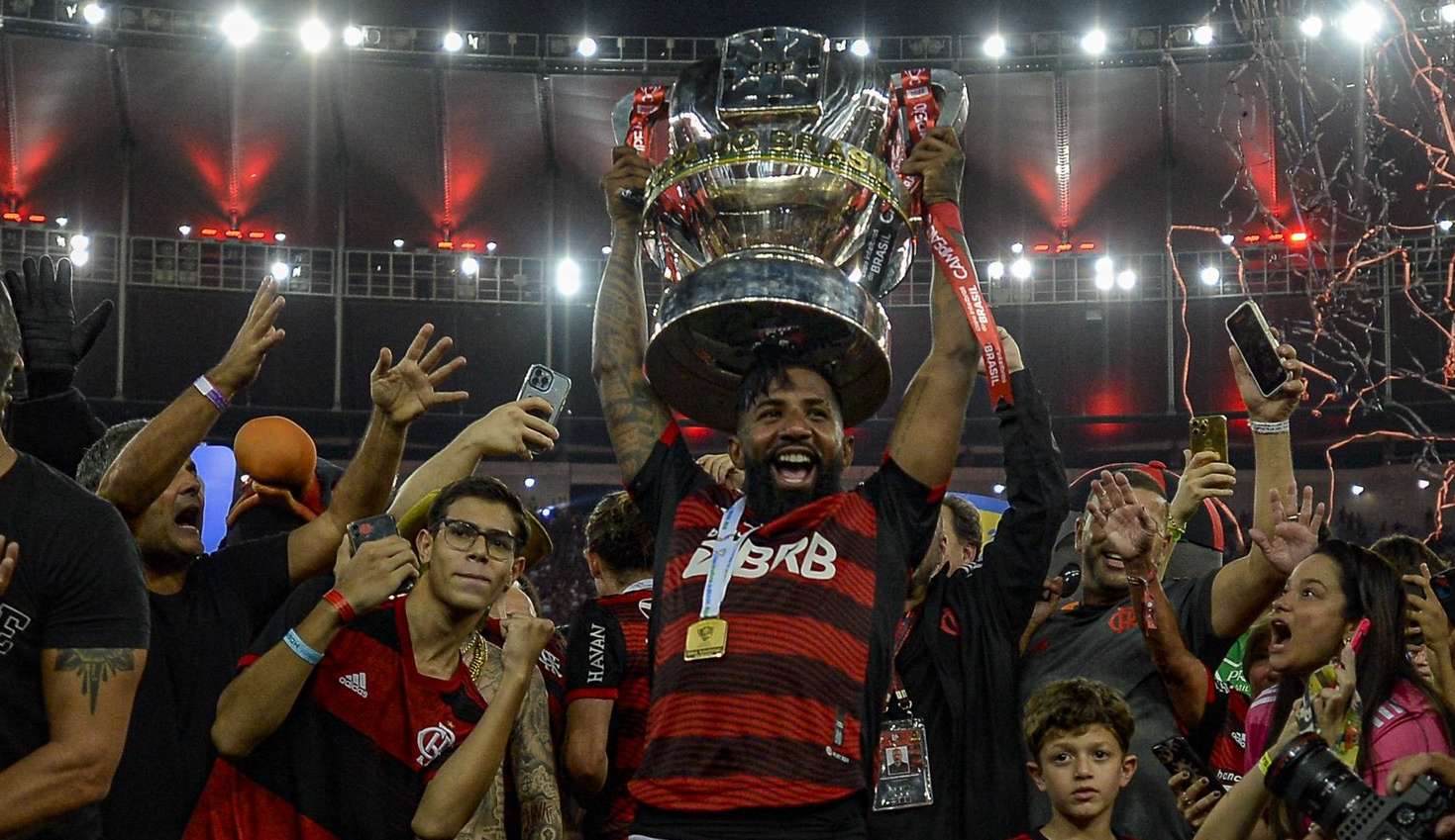 Com tetra da Copa do Brasil, Flamengo amplia status de maior campeão do século Lorena Bueri