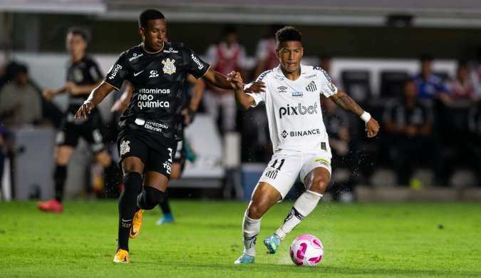 Corinthians marca no fim e vence o Santos no último clássico do ano