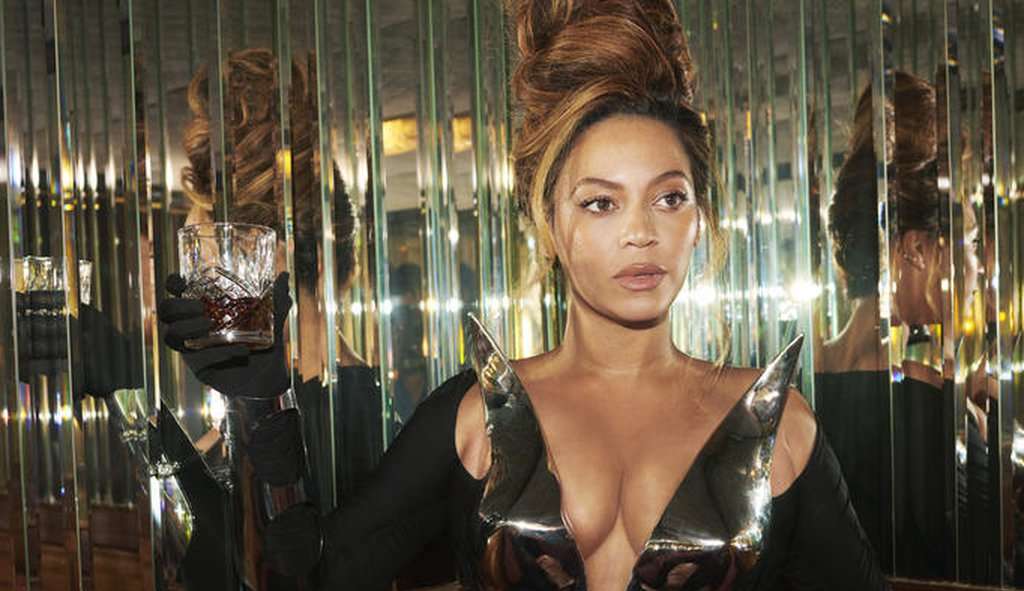 Beyoncé anuncia turnê mundial e os primeiros ingressos são leiloados por US$50 mil