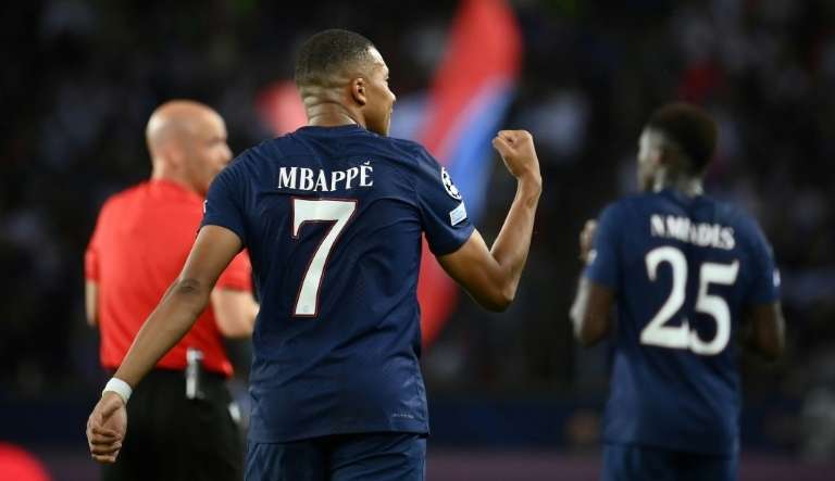 Jornal divulga valores do salário de Mbappé no PSG, mas clube nega