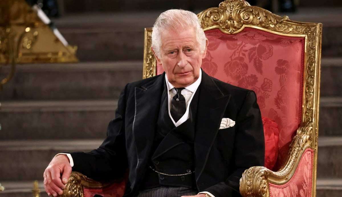 Rei Charles exigirá “mais respeito” do príncipe Harry após brigas, diz especialista