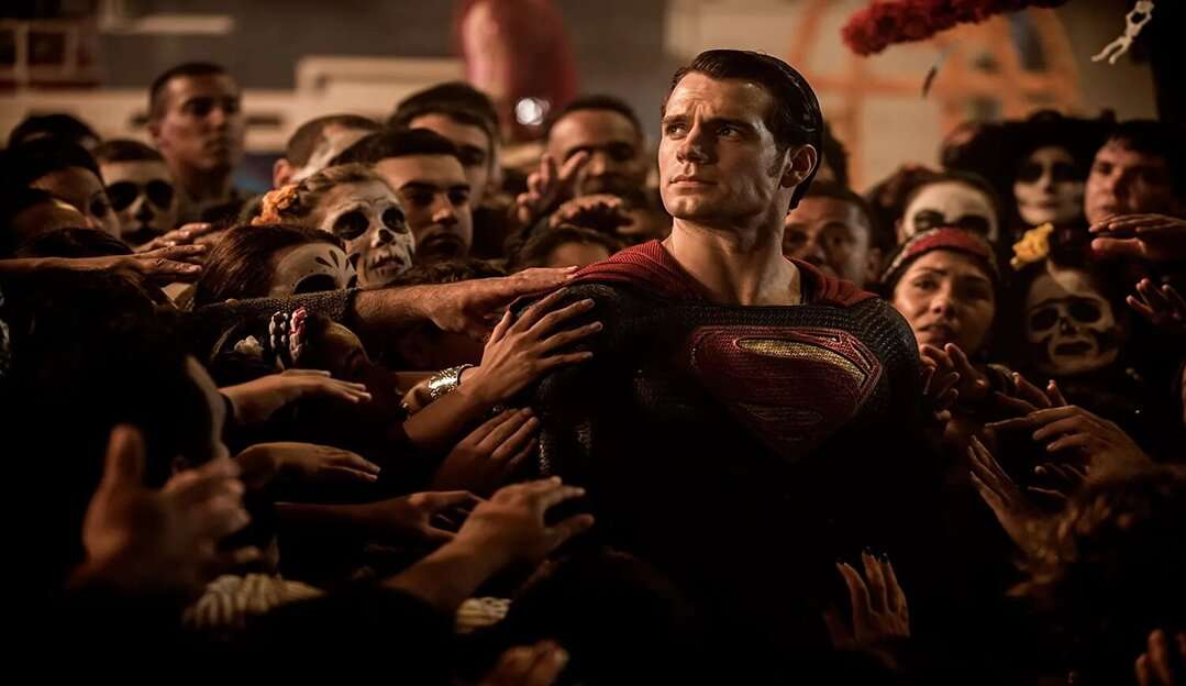 Henry Cavill anuncia seu retorno como Superman Lorena Bueri