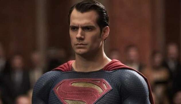 Henry Cavill revela que espera viver um Superman 'extremamente alegre'