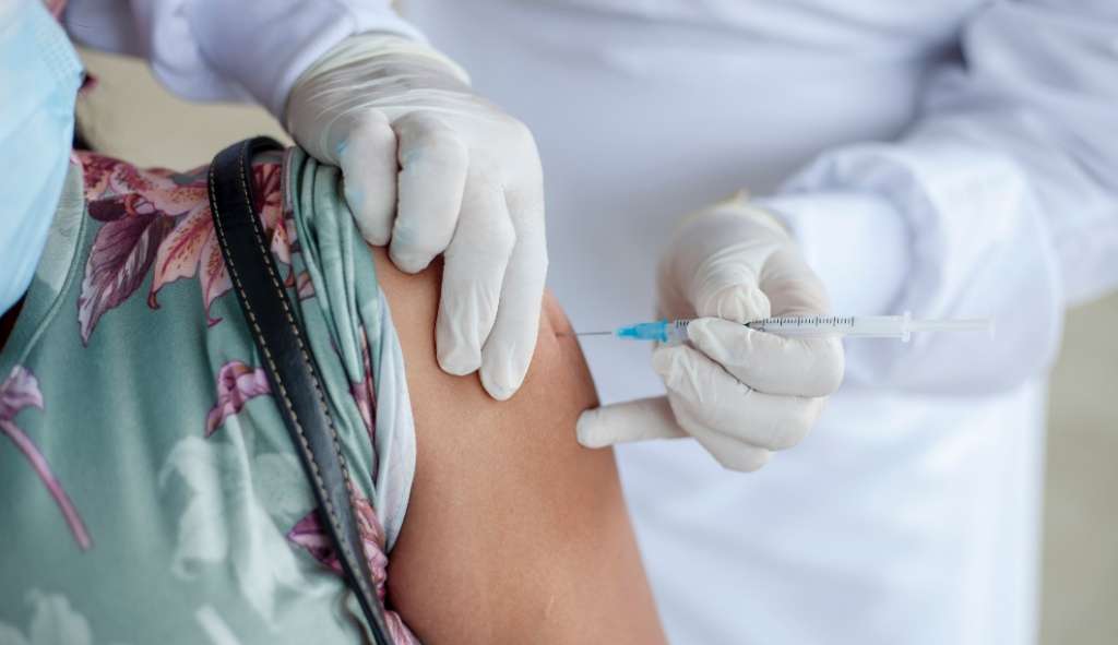 Vacinação contra a Covid: 171,4 milhões de brasileiros estão totalmente imunizados Lorena Bueri