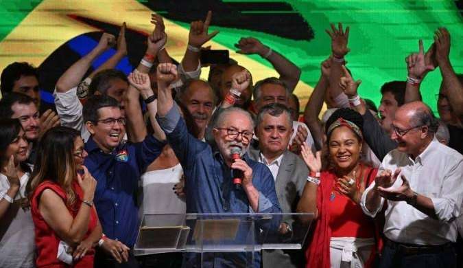 Lula faz primeiro discurso após vitória nas eleições 2022: 'O desafio é imenso'