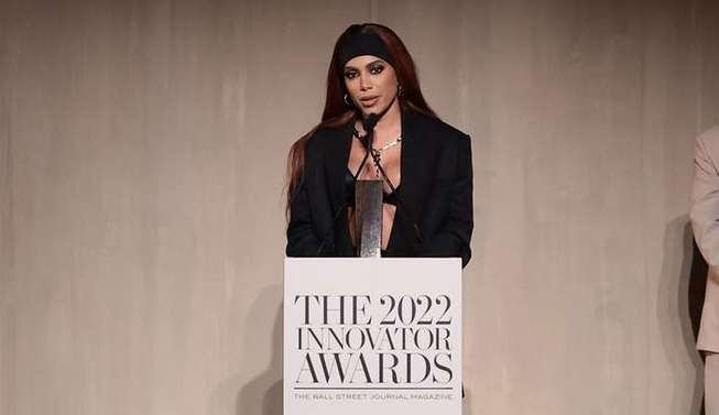 Anitta recebe prêmio de 'Artista Musical Inovadora' de 2022