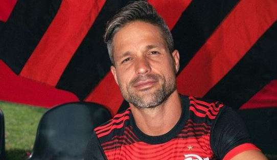 Meio Campista do Flamengo, anuncia que irá se aposentar do futebol ao fim do Brasileirão