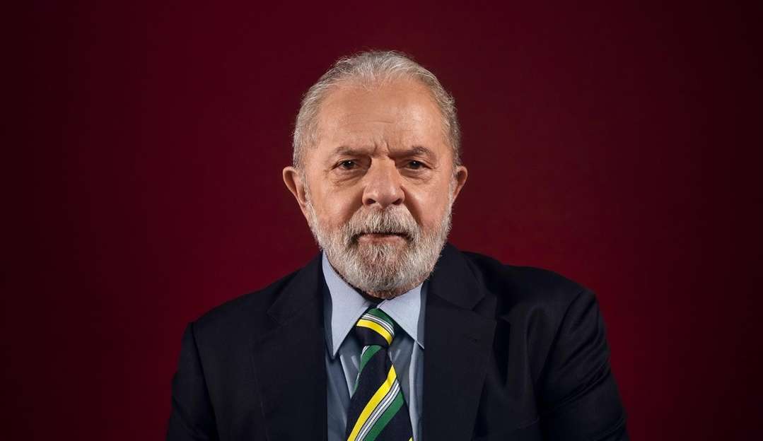  Lula faz enquente no Twitter sobre a volta do horário de verão 