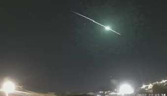 Santa Catarina registra presença de meteoros explosivos no céu: Veja Imagem