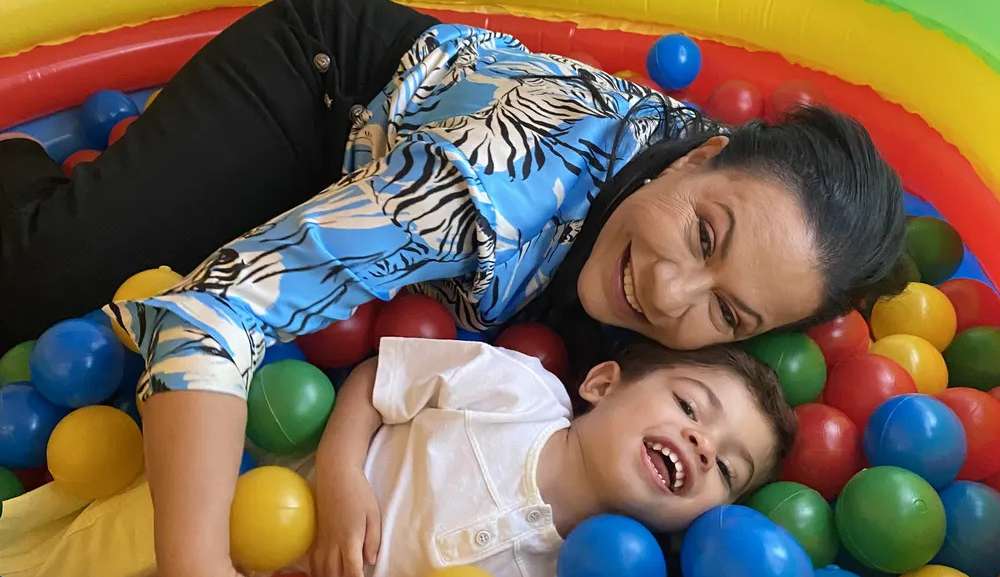 Dona Ruth, mãe de Marília Mendonça, fala sobre alimentação do neto diabético  Lorena Bueri