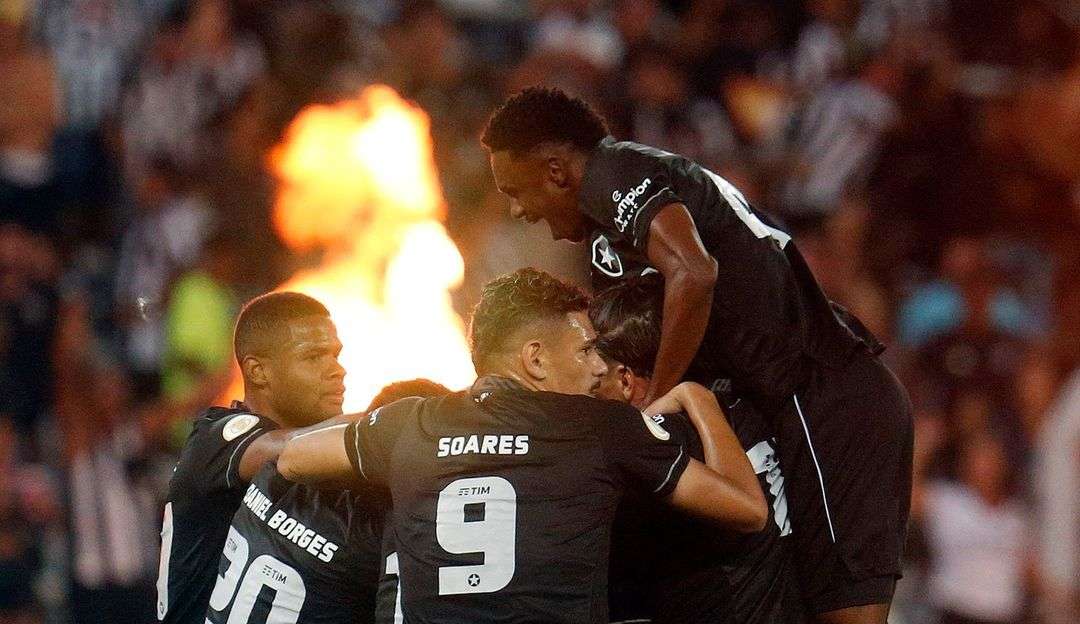 Botafogo vence o Santos em casa e se aproxima de vaga na Libertadores Lorena Bueri
