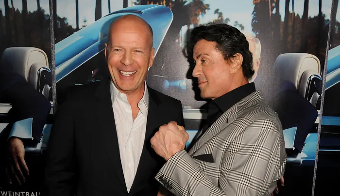 Em entrevista, Sylvester Stallone diz que Bruce Willis está passando por momentos difíceis
