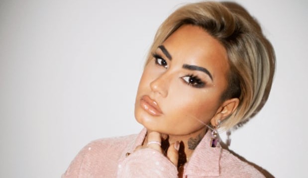 Demi Lovato  Lança documentário sobre sua overdose e afirma 'eu não controlava nada na minha vida' Lorena Bueri