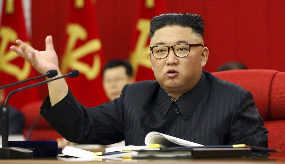 Kim Jong-un afirma que responderá às constantes ameaças com armas nucleares