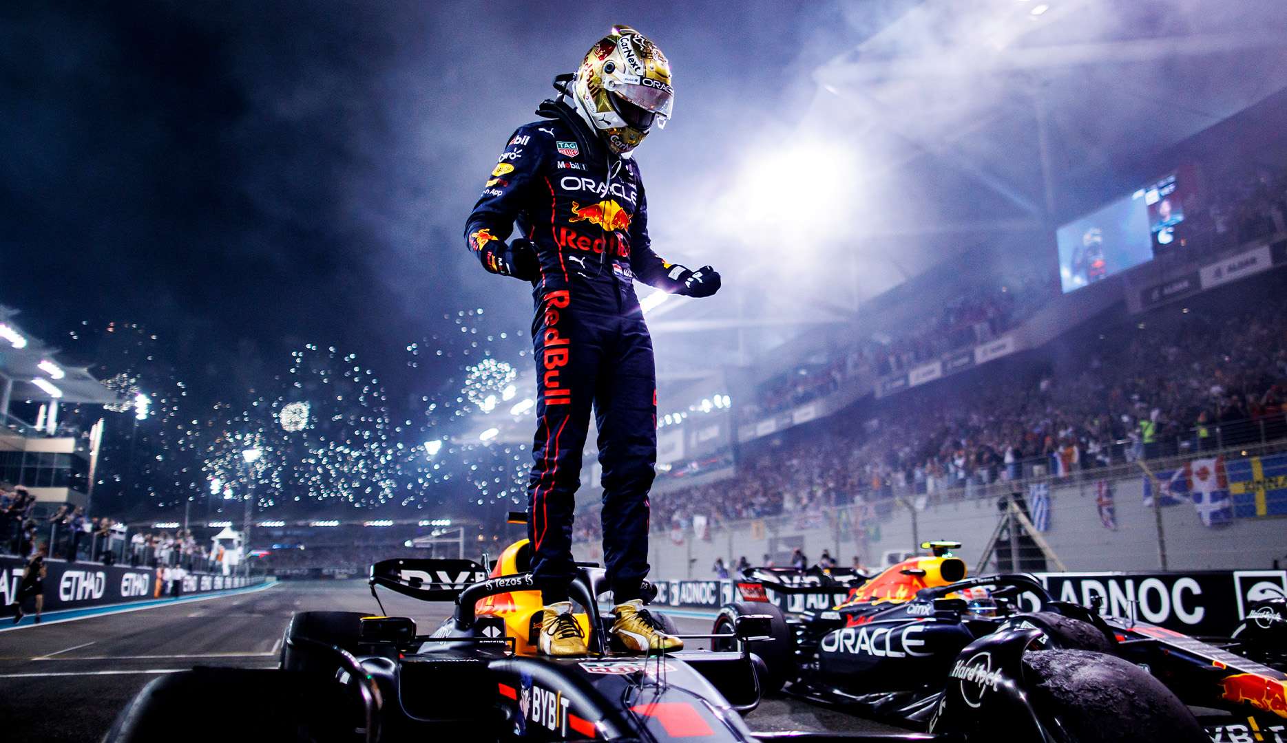 Verstappen vence último grande prêmio da temporada