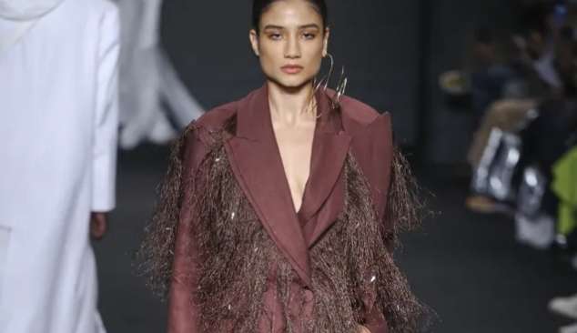 Looks com franjas foram destaque no SPFW N54 Lorena Bueri