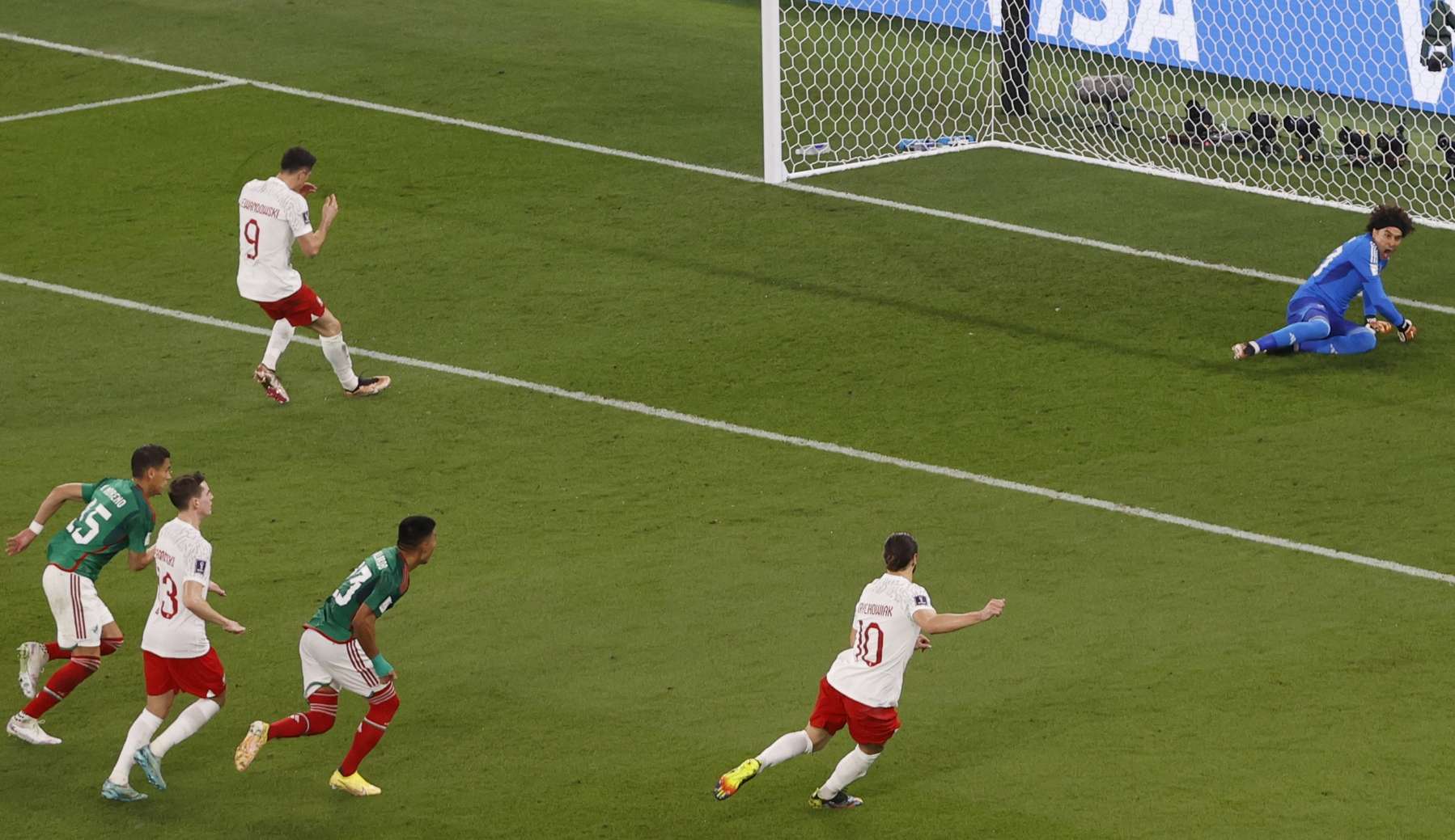 México e Polônia empatam sem gols pelo Grupo C da Copa do Mundo Lorena Bueri