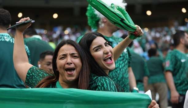 Arábia Saudita decreta feriado após vitória sobre Argentina Lorena Bueri