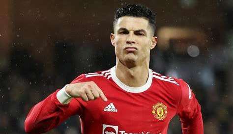 Manchester United e Cristiano Ronaldo entram em acordo e rescindem contrato