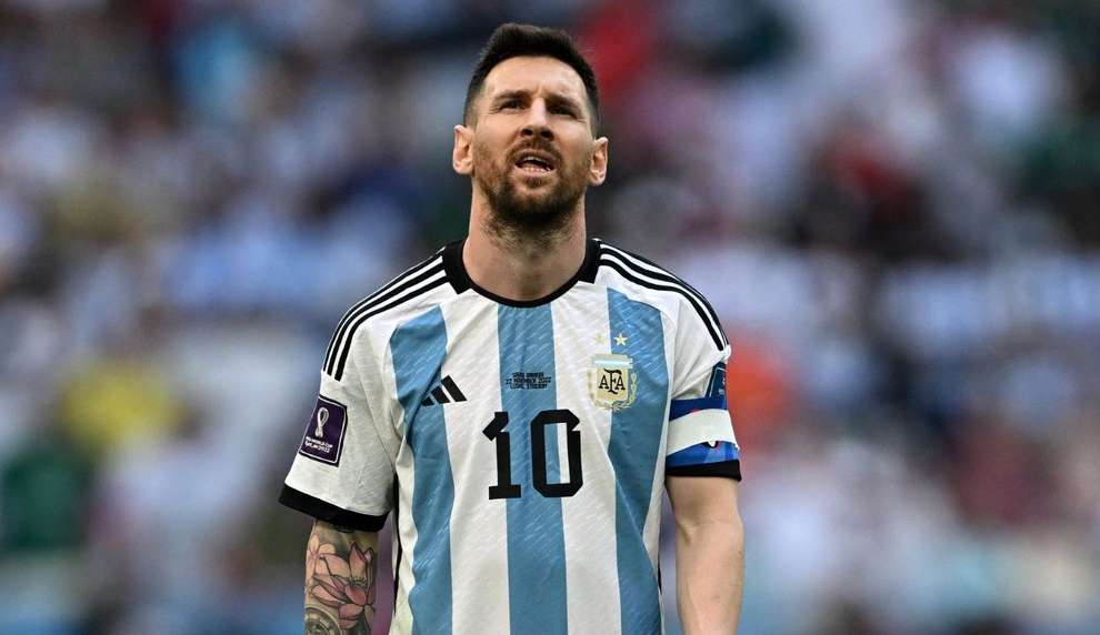 Messi diz que jogadores da Argentina sentiram um duro golpe após derrota em estreia na Copa