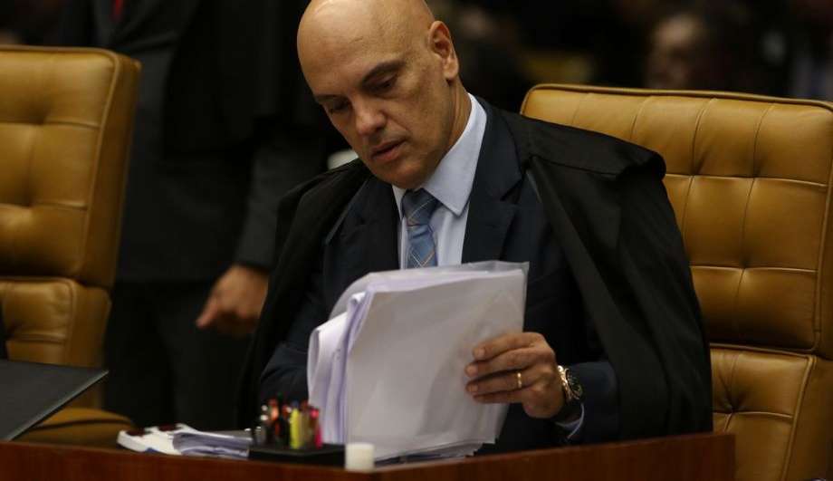 Presidente do TSE multa coligação de Bolsonaro em R$ 22,9 milhões 