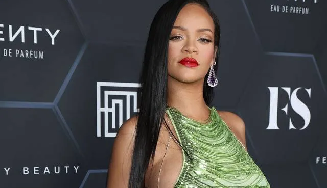Rihanna assina contrato multimilionário para documentário do Super Bowl de 2023 Lorena Bueri