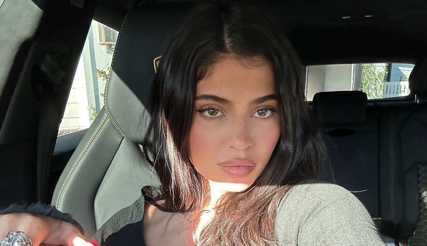 Kylie Jenner responde tiktoker após ser acusada de encobrir marca de grife