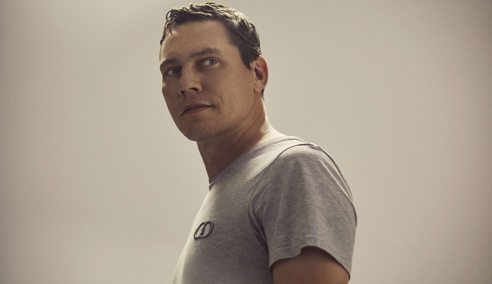 Tiësto confirma o terceiro show em São Paulo de sua turnê mundial Lorena Bueri