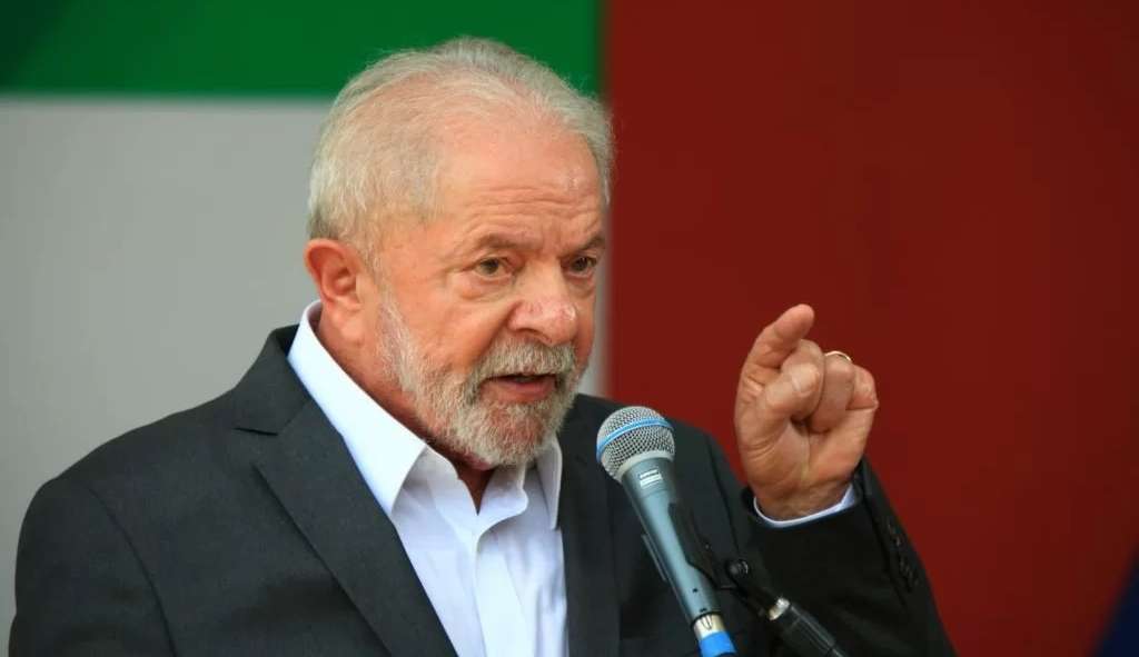 Lula afirma que não haverá mais a 'indústria das fake news' com a sua posse no governo Lorena Bueri