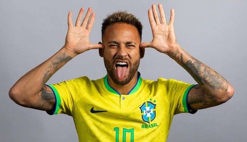 Neymar é consolado por pai e irmã, após eliminação do Brasil
