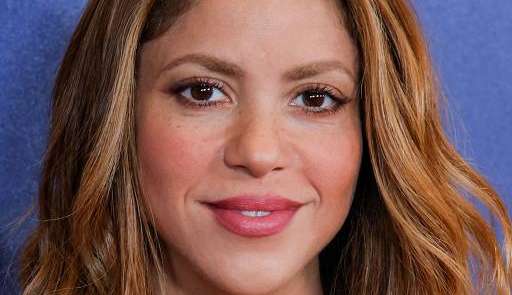 Shakira teria sido traída por Piqué mais de 50 vezes Lorena Bueri