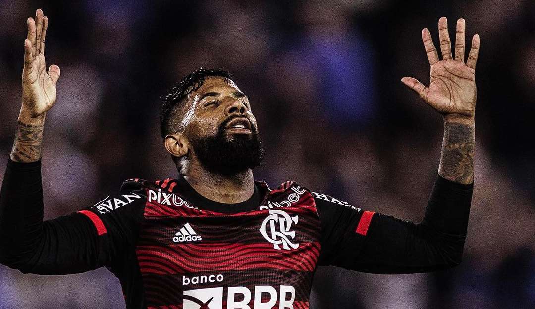 Após seis anos, Flamengo se despede de Rodinei
