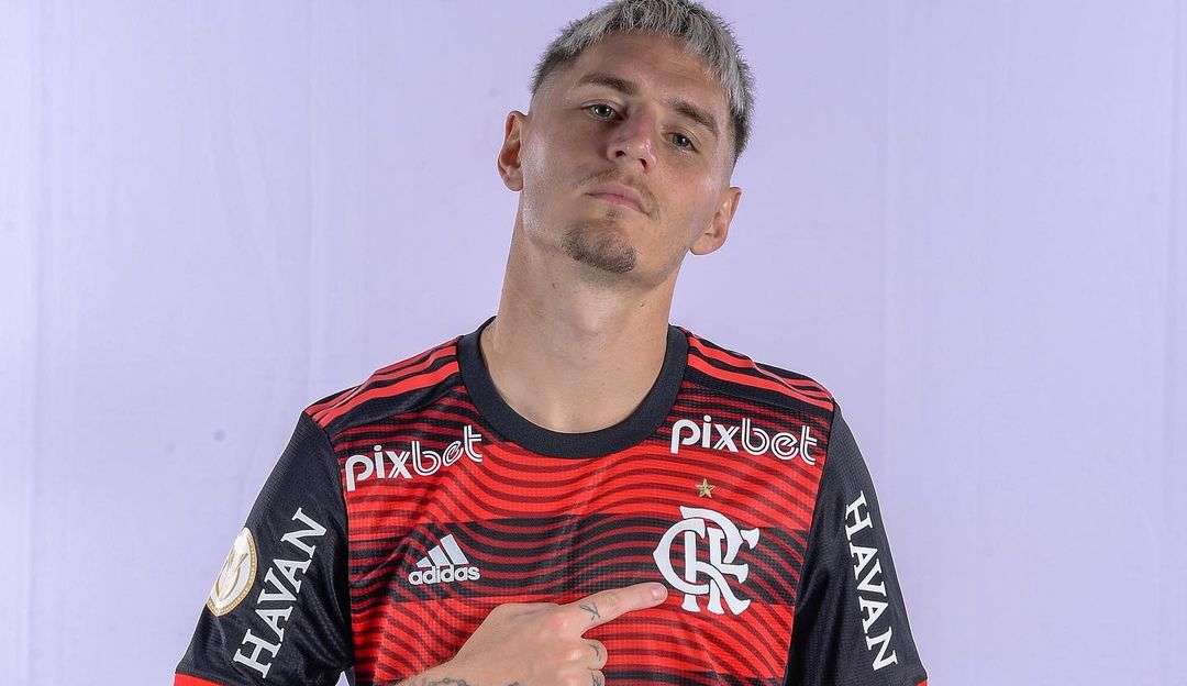 Flamengo negocia em definitivo a contratação de Guillermo Varela