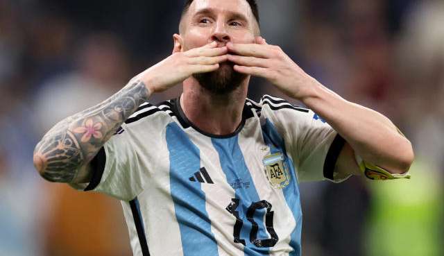 Messi se emociona com a classificação para final da Copa do Mundo Lorena Bueri