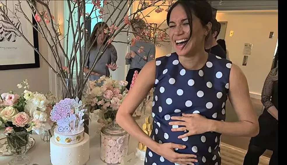Meghan Markle foi surpreendida com um chá de bebê surpresa para Archie