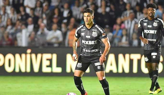 Rodrigo Fernández assina com o Santos em definitivo